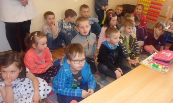 Spotkanie uczniów klasy 1A z przedszkolakami.