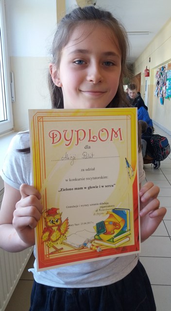 Ala Pulit – reprezentantka kl. 3a w szkolnym konkursie recytatorskim