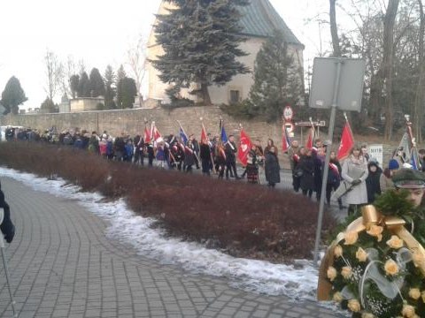 Z ostatnim pożegnaniem.