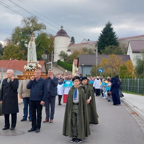 Procesja różańcowa do Ołtarza Papieskiego