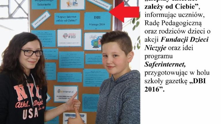 zdj.18_Gazetka_promuj_ca_DBI_w_holu_szko_y.jpg